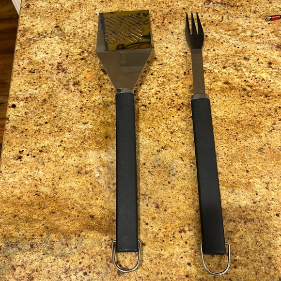 TWO GRILL TOOLS- STAINLESS STEEL WITH BLACK HANDLES- KNIFE EDGE SPATULA AND FORK - Picture 4 of 8